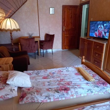 Gizella Haz Lägenhet Keszthely Exteriör bild